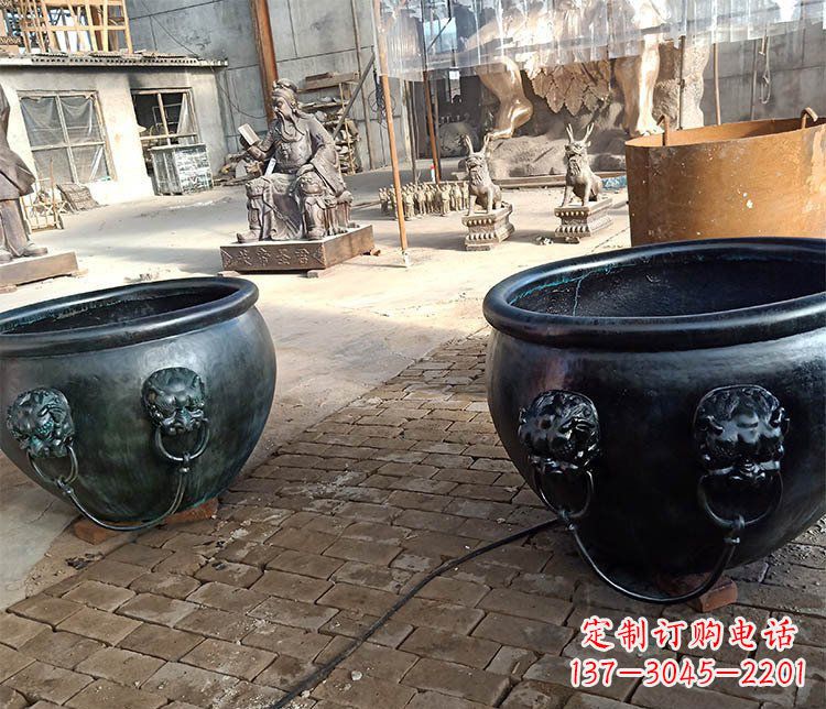 丽水铜雕制的水缸摆件