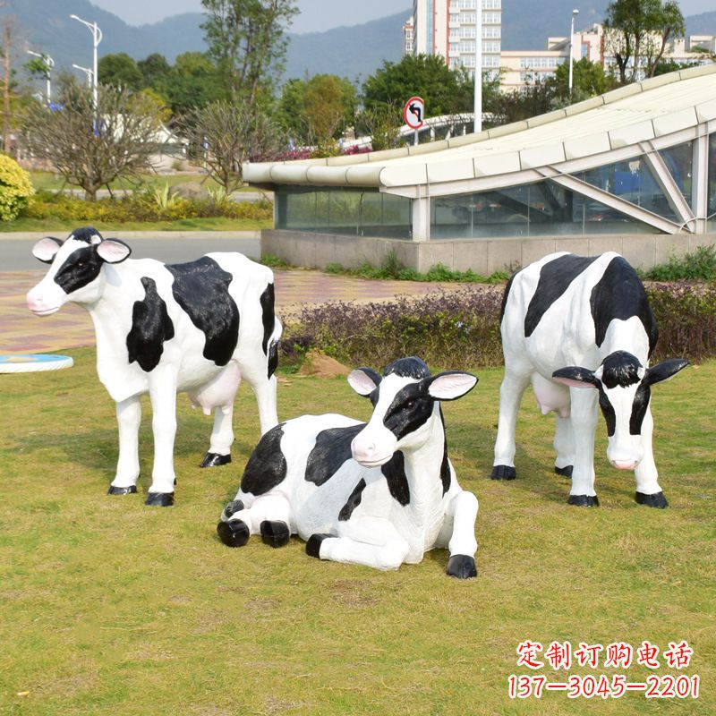 丽水玻璃钢奶牛雕塑给环境带来美丽
