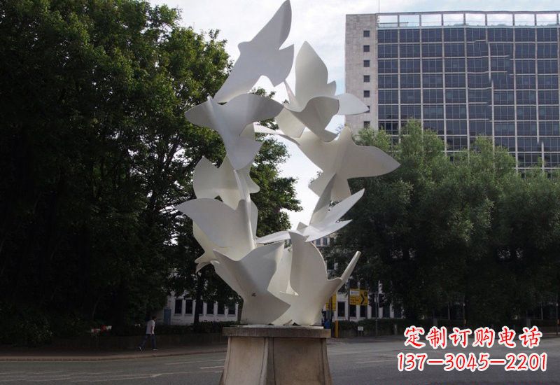 丽水美丽而宁静的不锈钢和平鸽雕塑