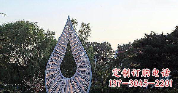 丽水水滴雕塑给公园带来流动的美