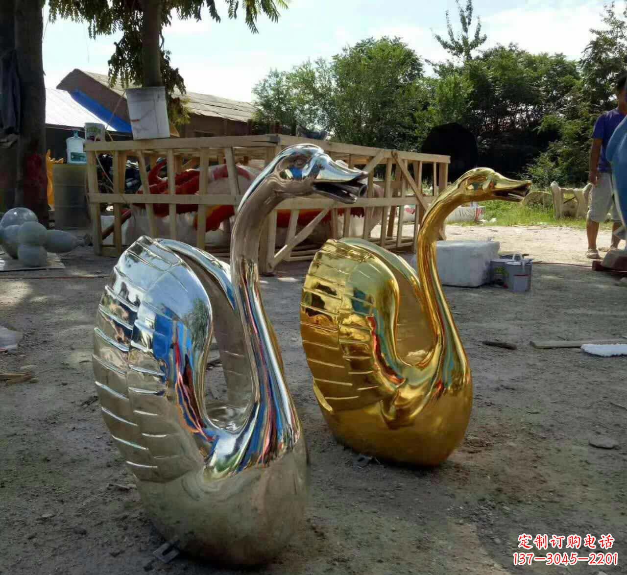 丽水不锈钢天鹅雕塑艺术之美