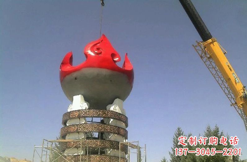丽水不锈钢火炬雕塑象征着永恒的精神