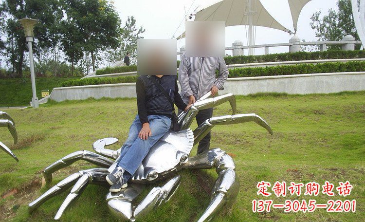 丽水不锈钢螃蟹雕塑艺术美化公园环境