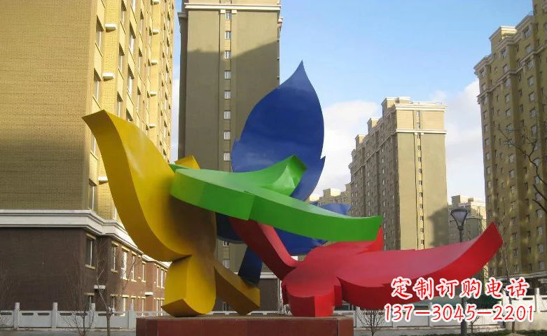 丽水不锈钢树叶景观雕塑美丽而精致