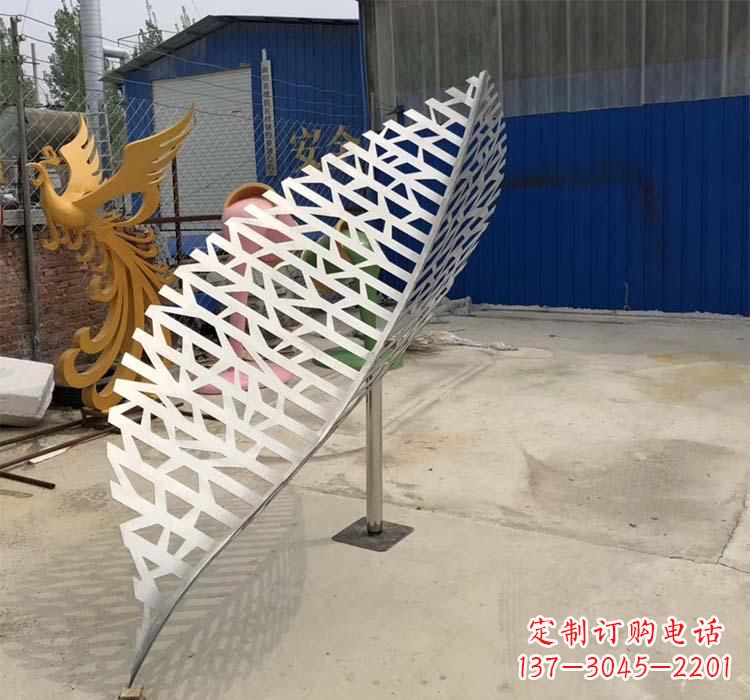 丽水不锈钢园林树叶雕塑