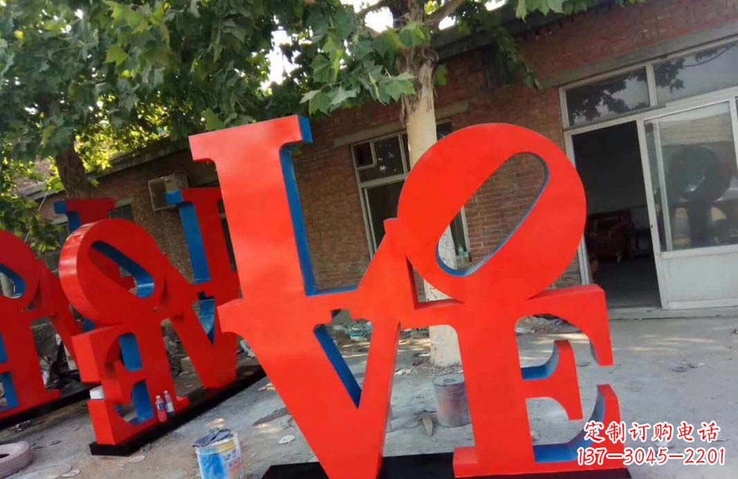 丽水不锈钢字母景观雕塑1