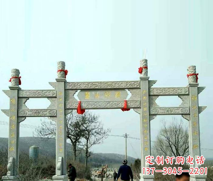 丽水细节精美的村庄牌坊雕塑