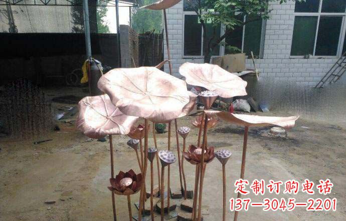 丽水锻铜荷花荷叶莲蓬雕塑