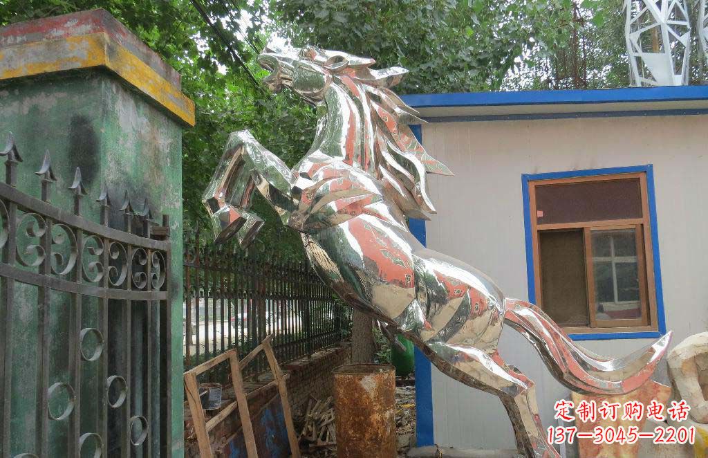 丽水优雅凌厉的不锈钢奔跑马雕塑