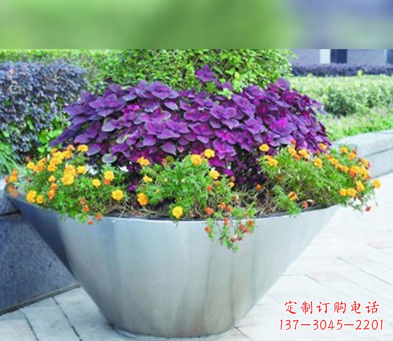 丽水中领雕塑精致无比的花盆雕塑