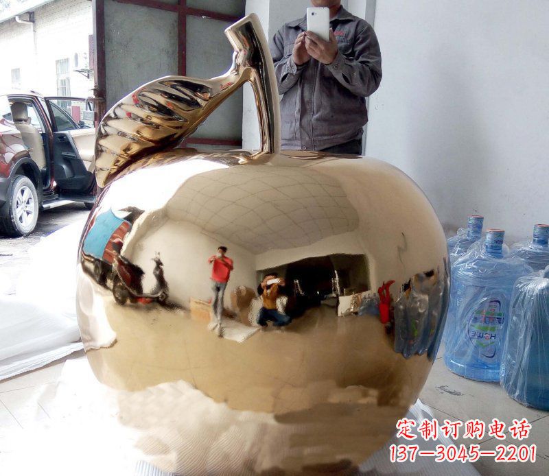 丽水精美的不锈钢镜面苹果雕塑