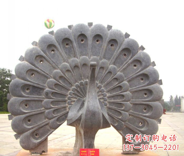 丽水公园动物孔雀开屏石雕