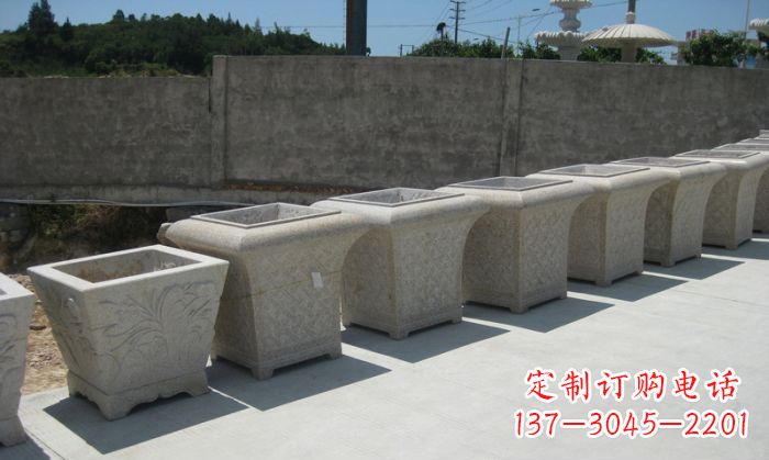 丽水大理石花盆石雕 – 在公园展现精美自然风貌
