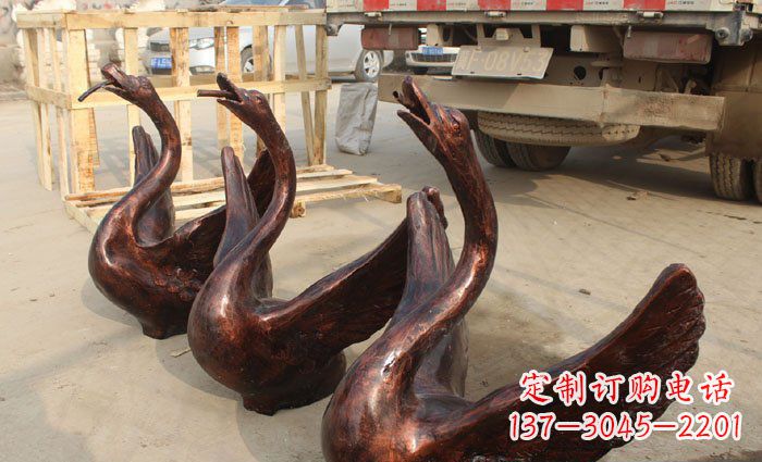 丽水优雅活泼的天鹅铜雕