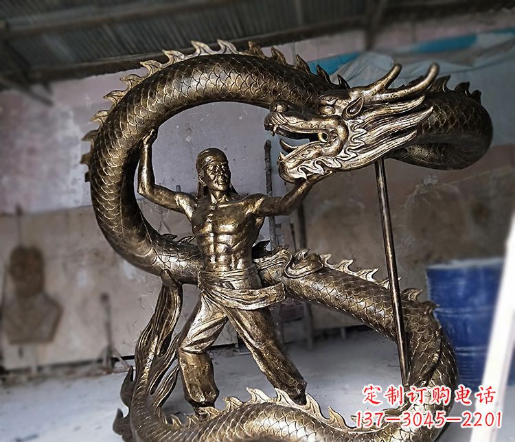 丽水公园舞龙的人物铜雕