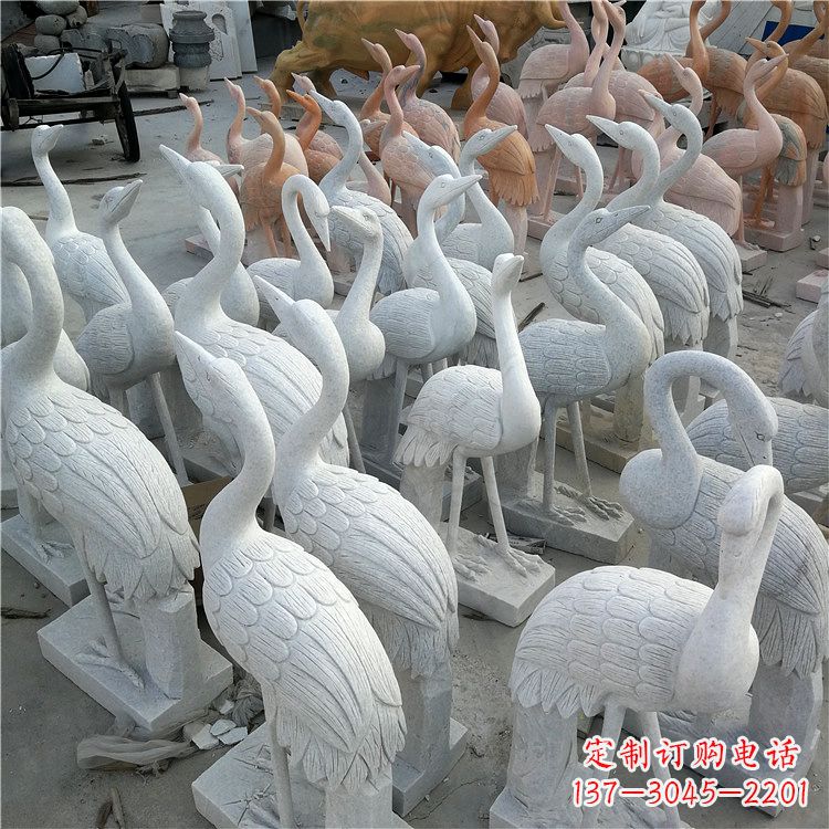 丽水风格独特的仙鹤石雕摆件