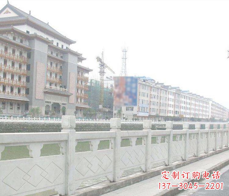丽水流光溢彩的大理石栏板石雕