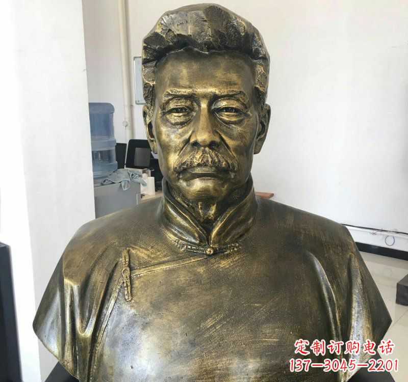 丽水鲁迅铜雕