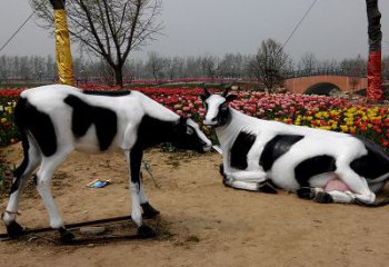 丽水室外仿真动物雕塑-奶牛，为您打造精美细腻的艺术品