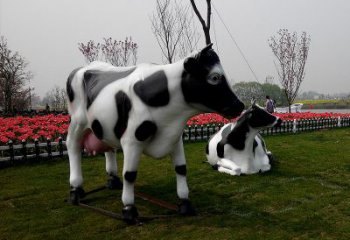 丽水真实农场气息的户外仿真奶牛雕塑