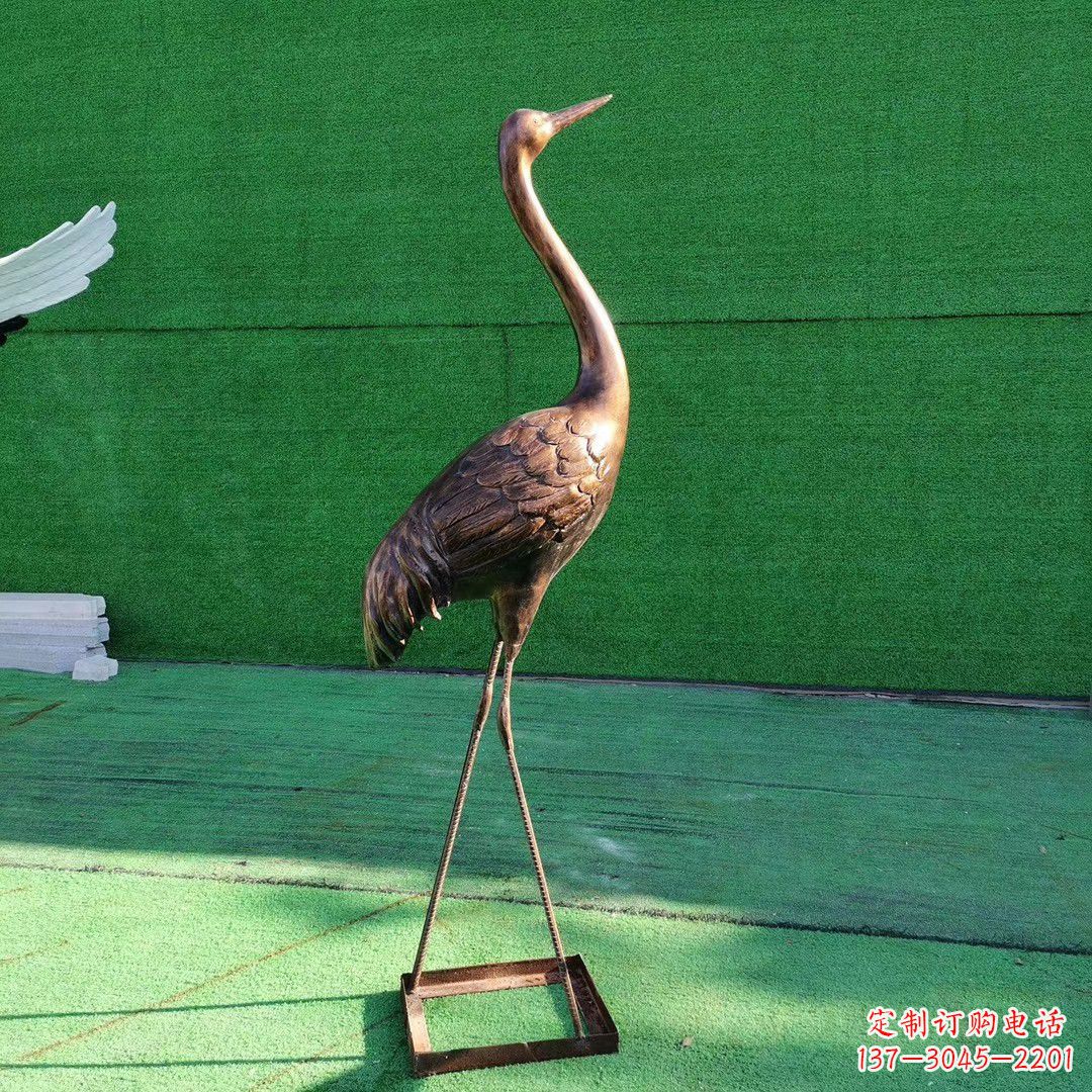丽水仙鹤衔芝铜雕