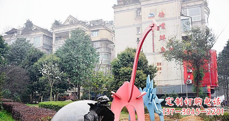 丽水小区破壳而出的小恐龙景观铜雕