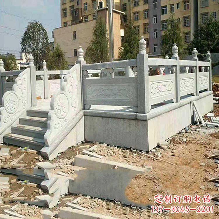 丽水校园青石升旗台