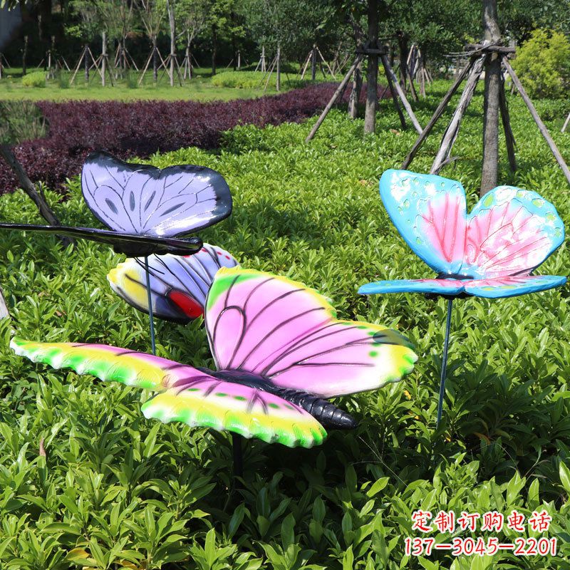 丽水展翅的蝴蝶,公园草丛仿真动物装饰雕塑