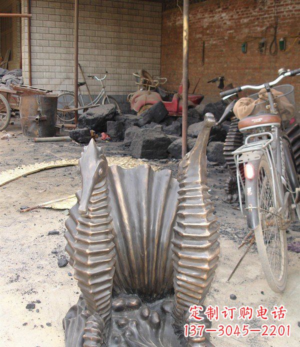 丽水铸铜海马小区动物铜雕